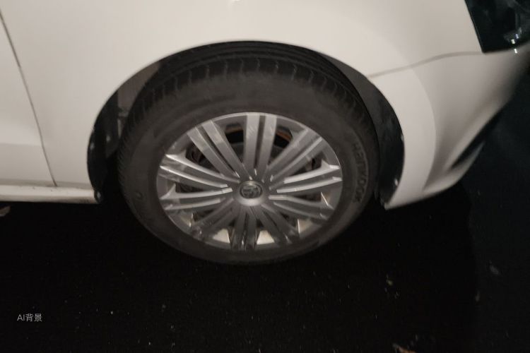 Volkswagen Polo 2016 car image #9