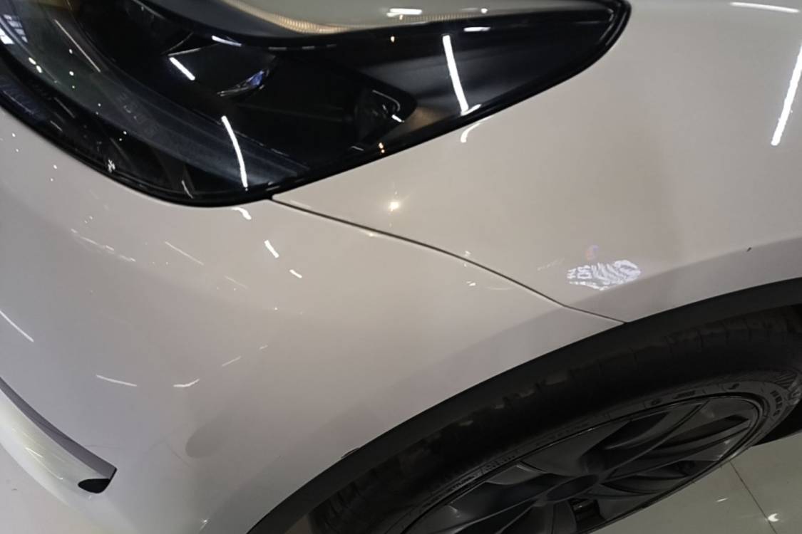 Tesla Model Y 2024 car image #24