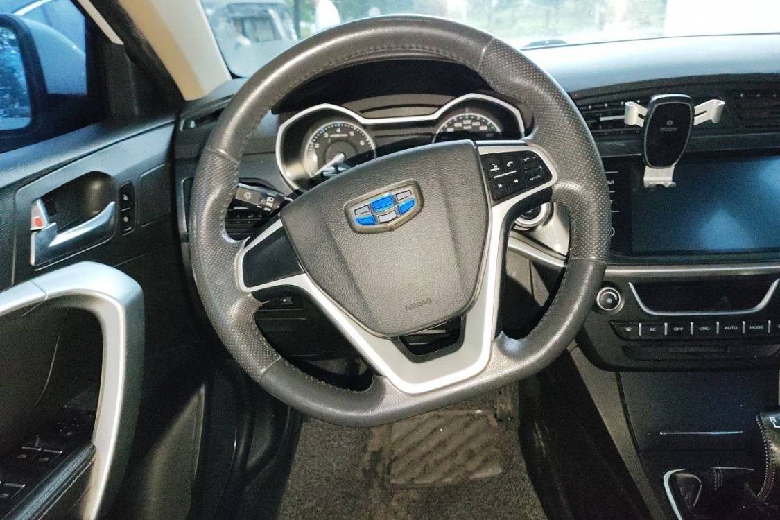 GEELY Emgrand 2017 car image #22
