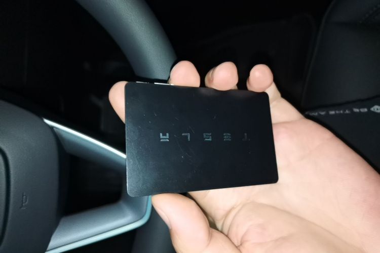 Tesla Model 3 2026 immagine di auto #9