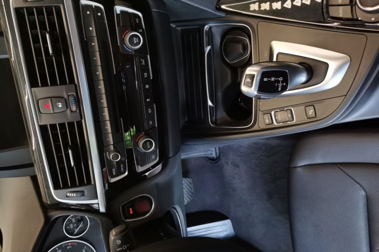 BMW 3 Series 2017 #12 BMW 3 Series 2017 car image #12