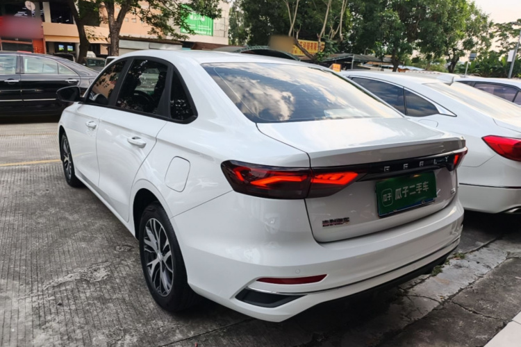 GEELY Emgrand 2024 immagine di auto #5
