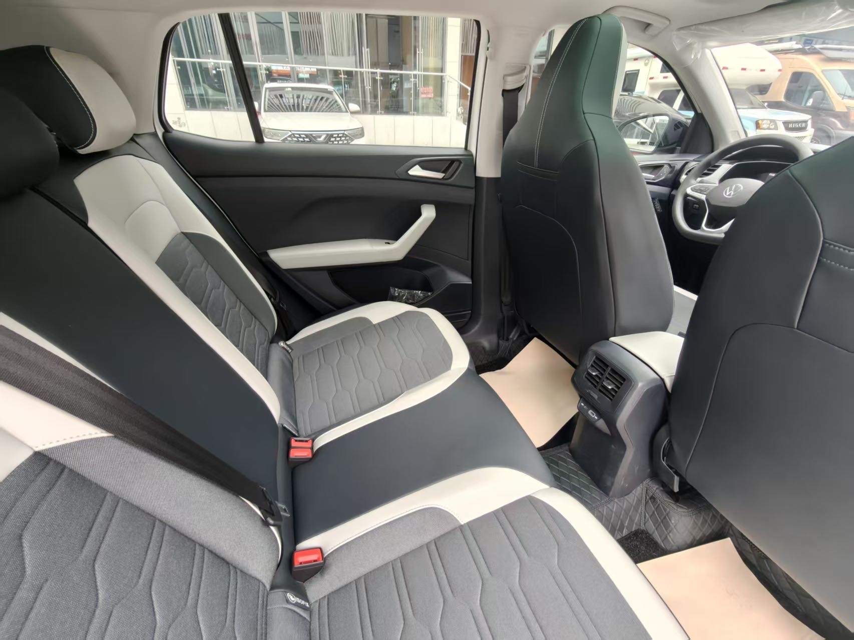 Volkswagen Tharu 2025 car image #4
