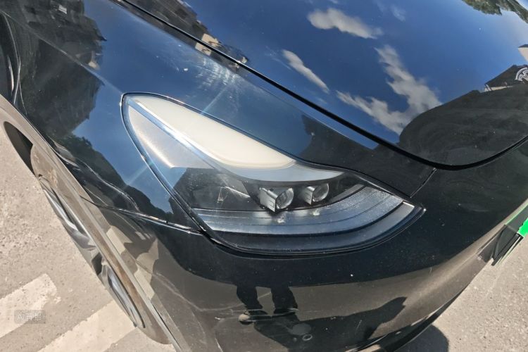 Tesla Model Y 2023 #8 Tesla Model Y 2023 car image #8