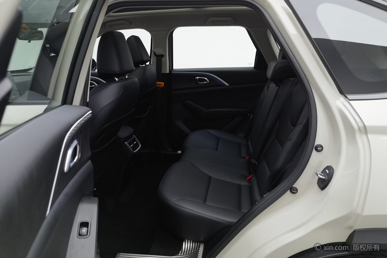Haval H6L 2025 #16 Haval H6L 2025 car image #16