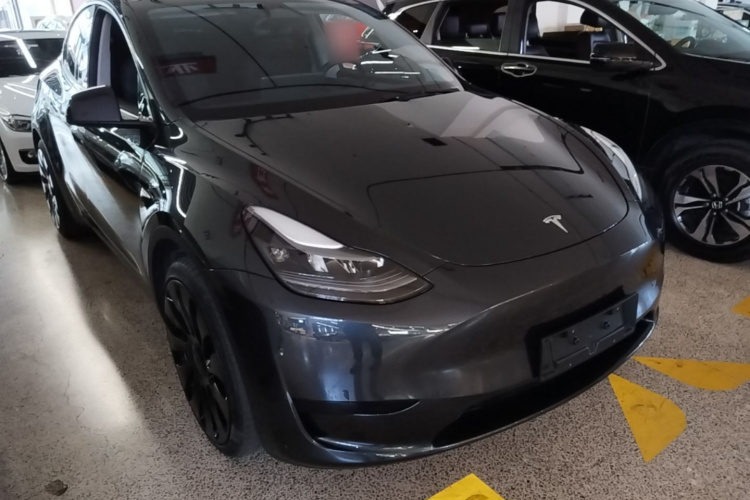 Tesla Model Y 2024 car image #4