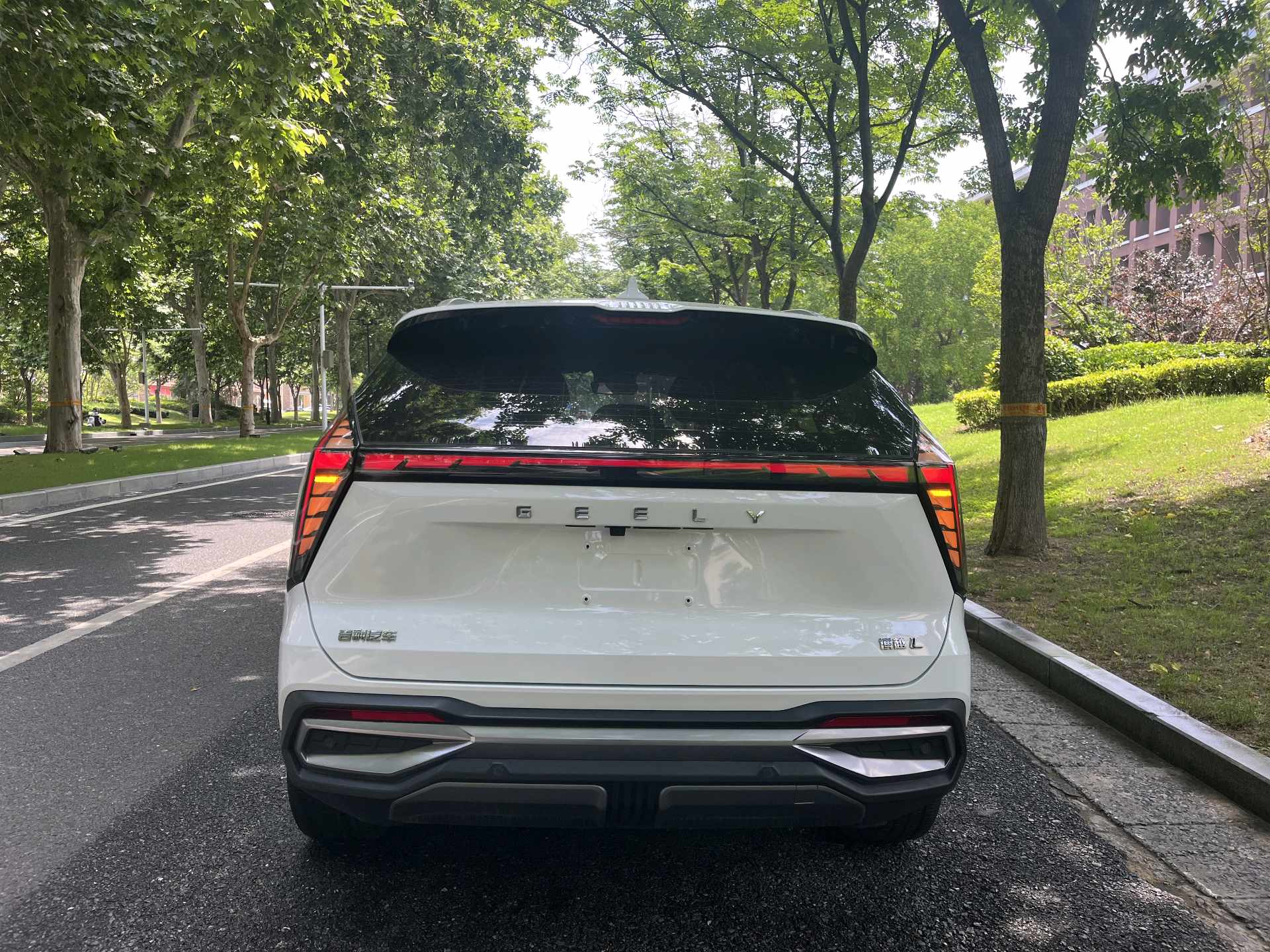 GEELY Boyue L 2023 car image #8
