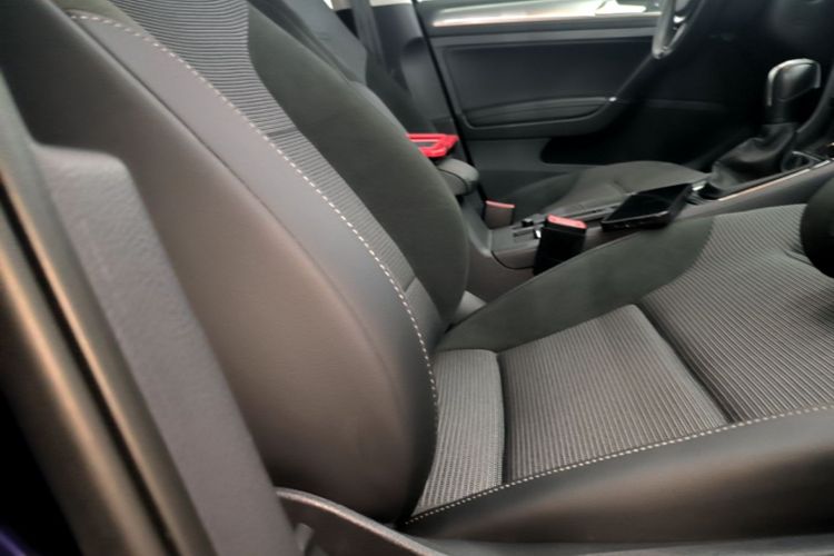 Volkswagen Golf 2020 car image #24