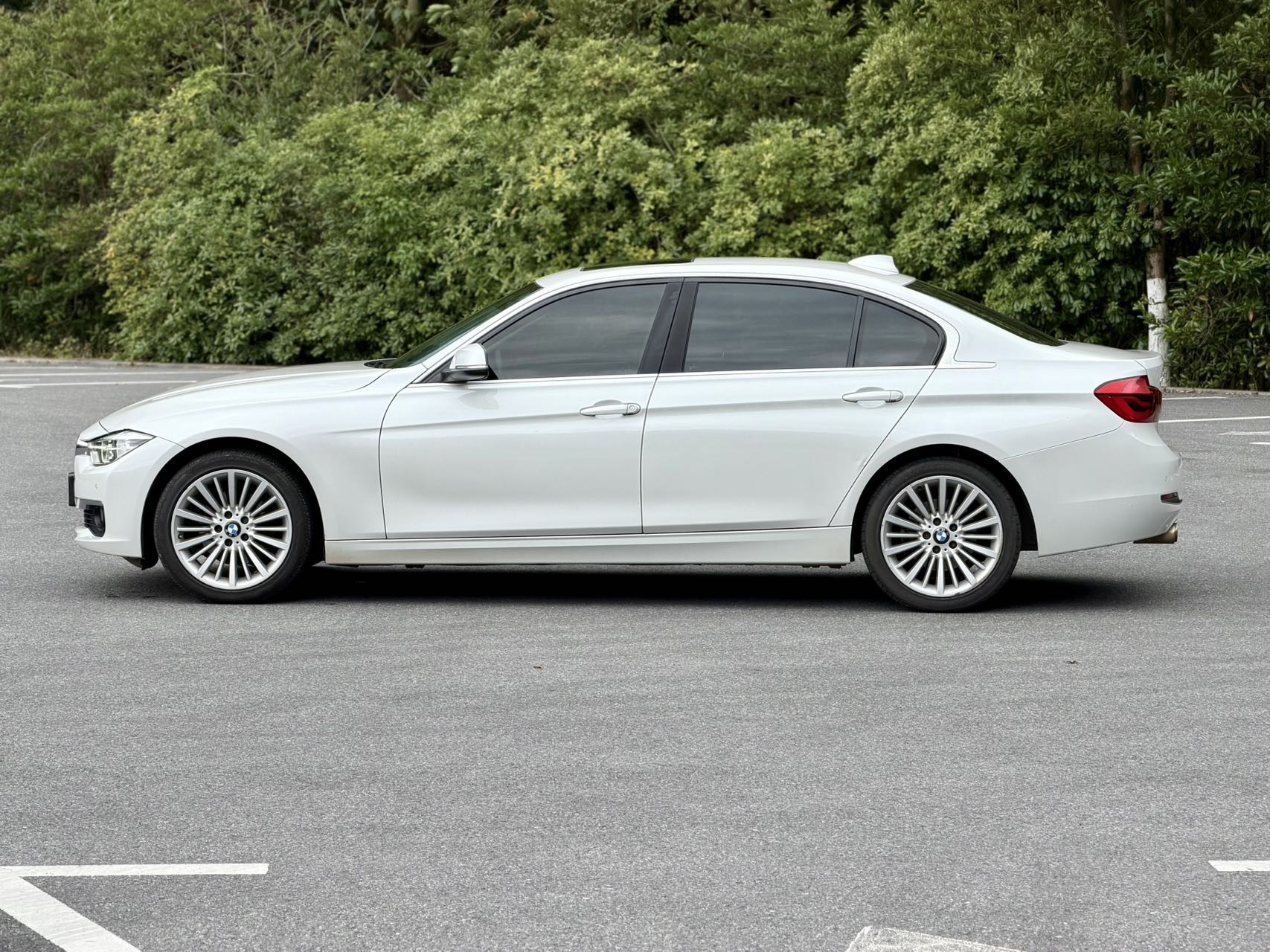 BMW 3 Series 2018 #3 BMW 3 Series 2018 car image #3