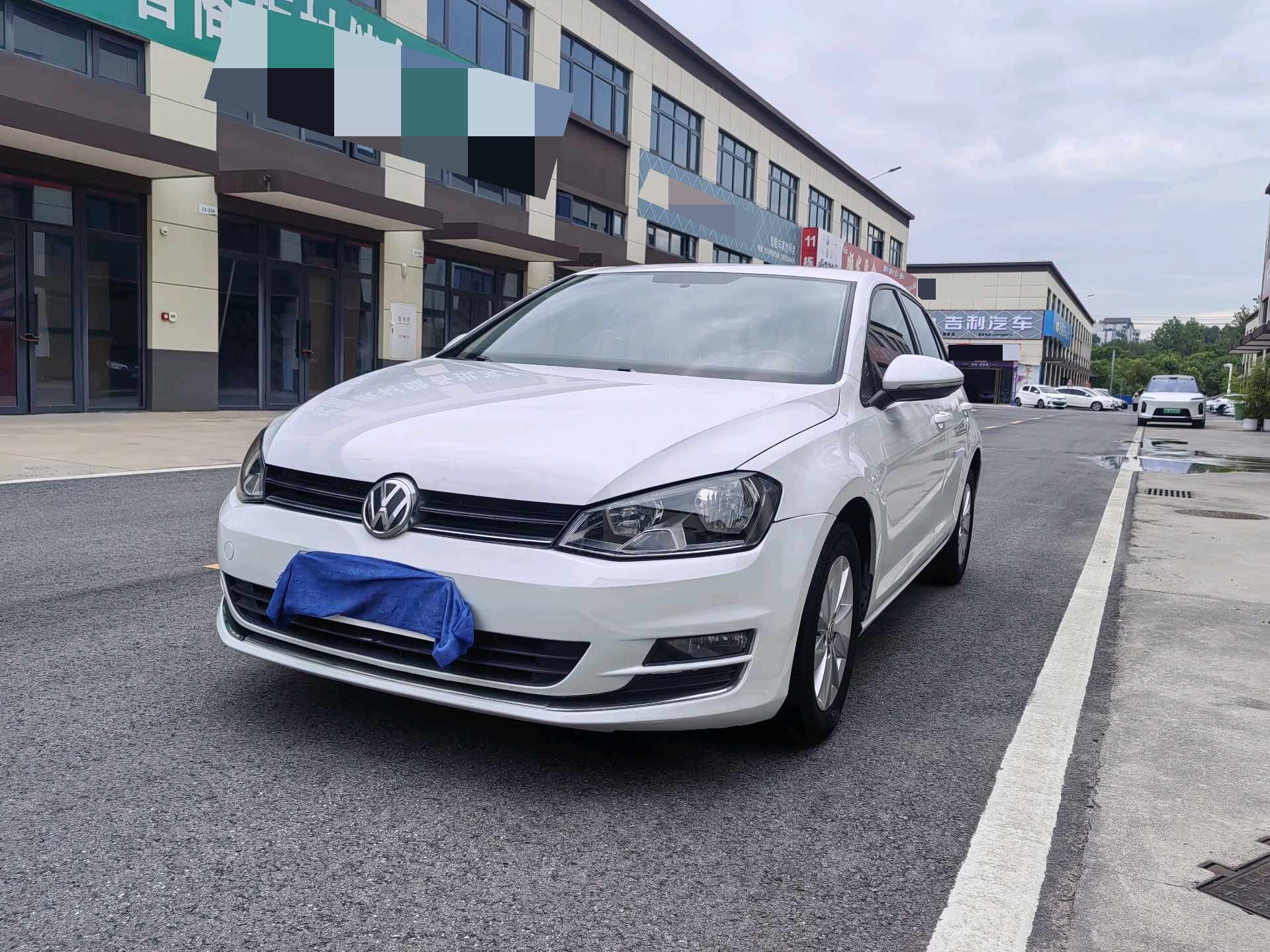 Volkswagen Golf 2017 car image 
