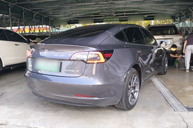 Tesla Model 3 2020 car image #7
