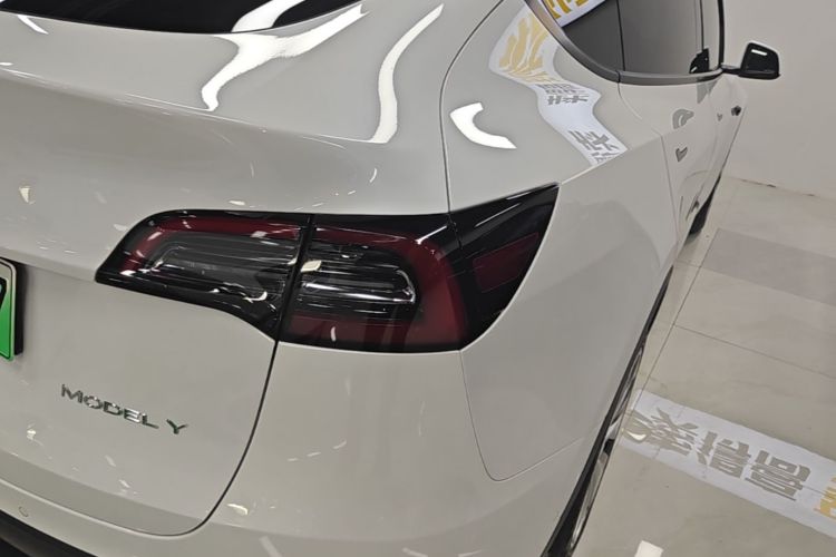 Tesla Model Y 2021 #8 Tesla Model Y 2021 car image #8