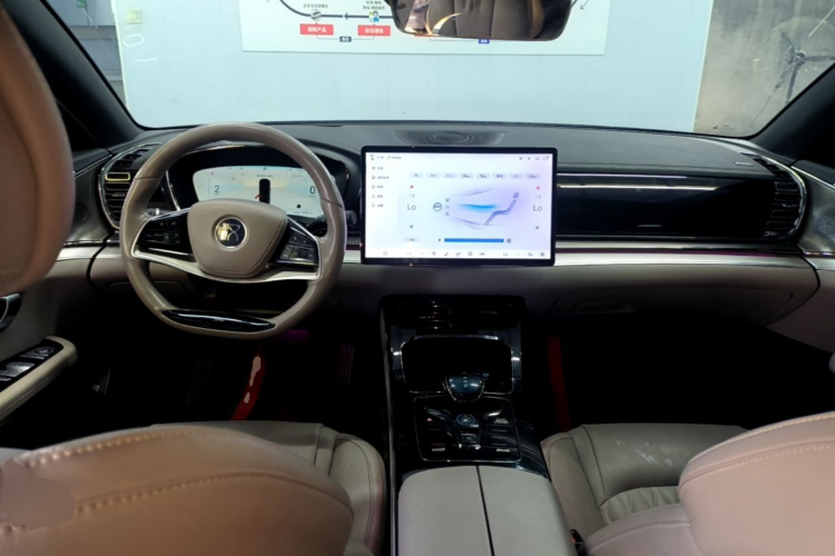 BYD Han 2024 car image #10