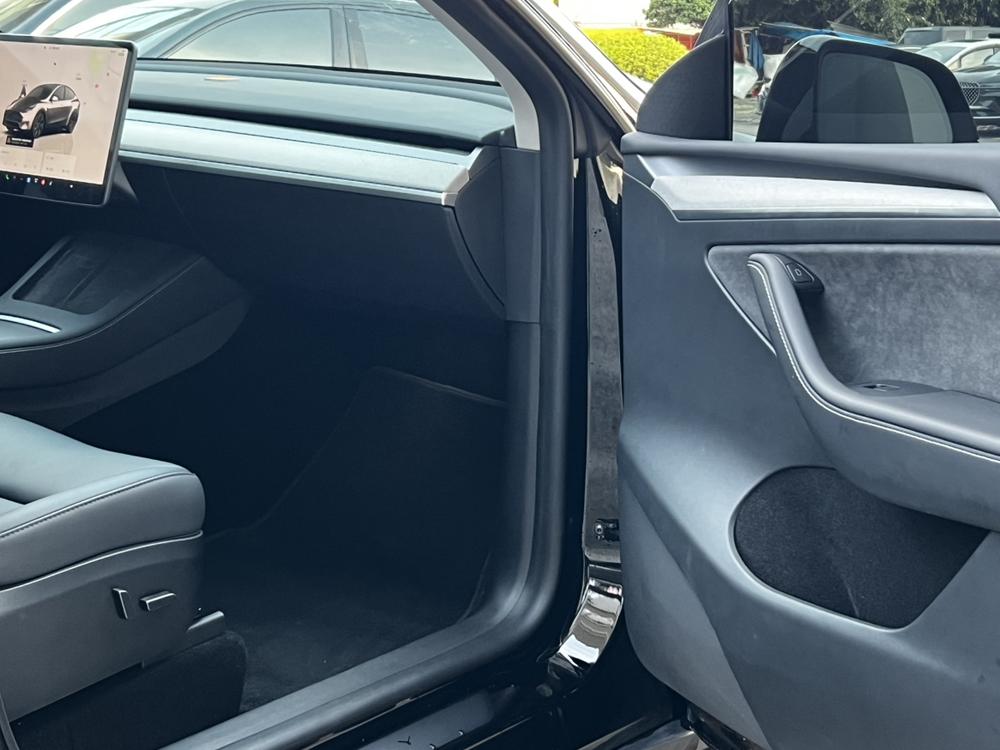 Tesla Model Y 2023 #12 Tesla Model Y 2023 car image #12
