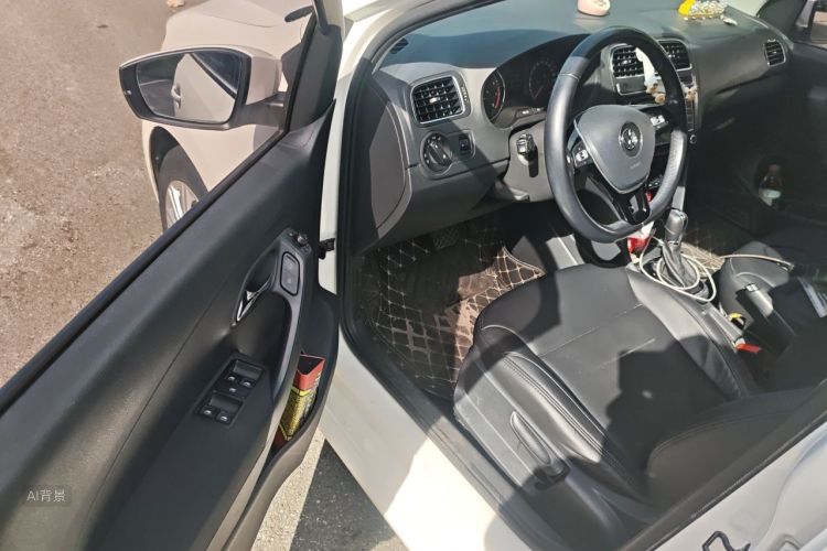 Volkswagen Polo 2017 car image #18