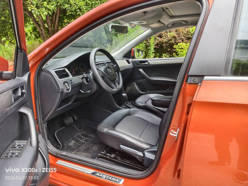 Volkswagen Santana 2015 car image #4