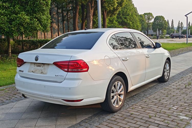 Volkswagen Lavida 2017 car image #6