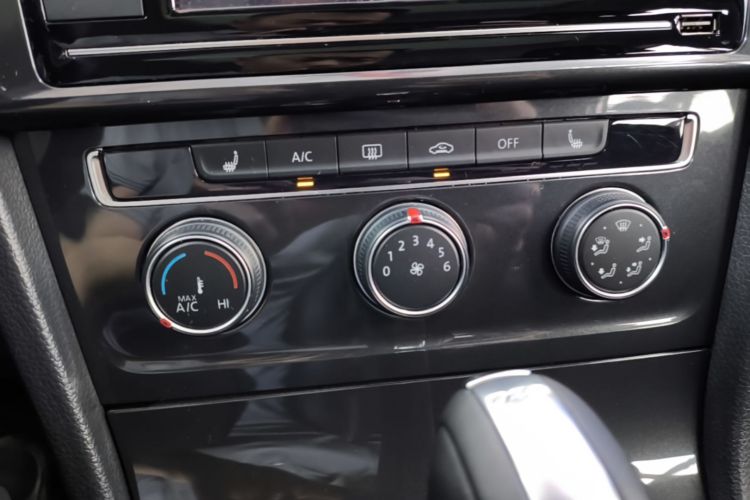 Volkswagen Golf 2019 #13 Volkswagen Golf 2019 car image #13