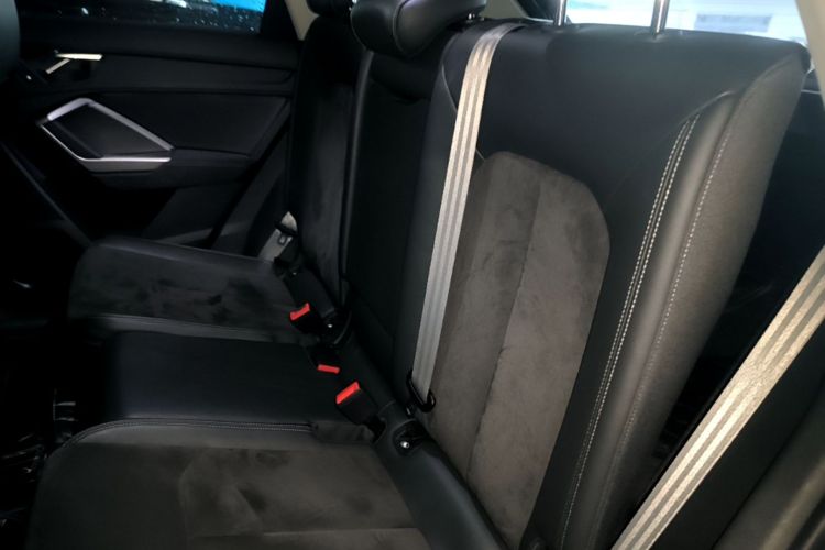 Audi Q3 2019 #17 Audi Q3 2019 car image #17