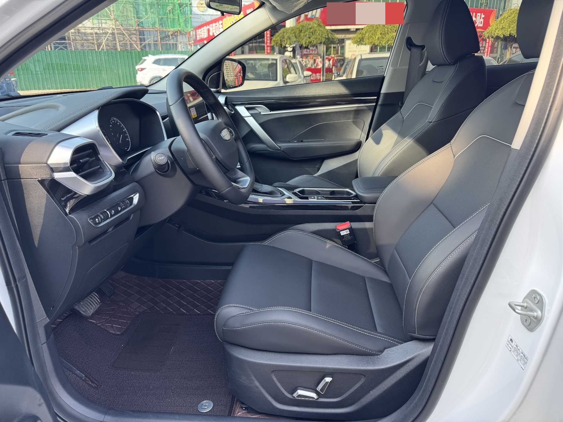 GEELY Coolray 2026 car image #5