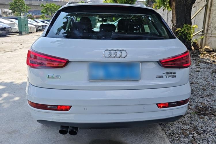 Audi Q3 2017 car image #6
