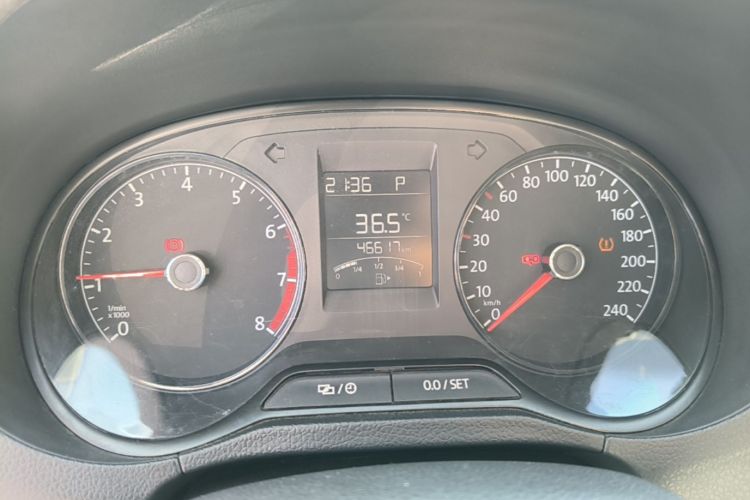 Volkswagen Polo 2018 car image #12