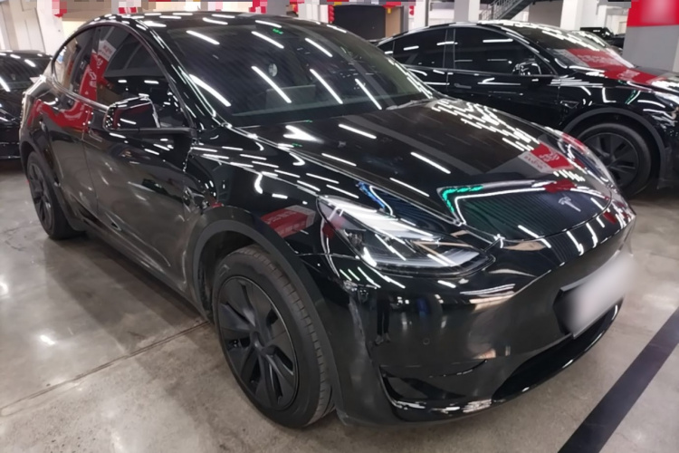 Tesla Model Y 2023 car image #4