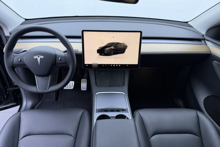 Tesla Model Y 2023 #7 Tesla Model Y 2023 car image #7