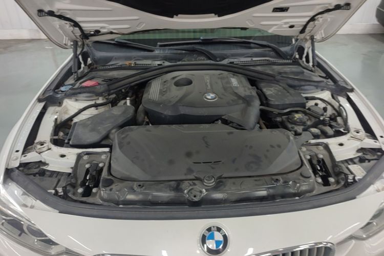 BMW 3 Series 2018 #20 BMW 3 Series 2018 car image #20