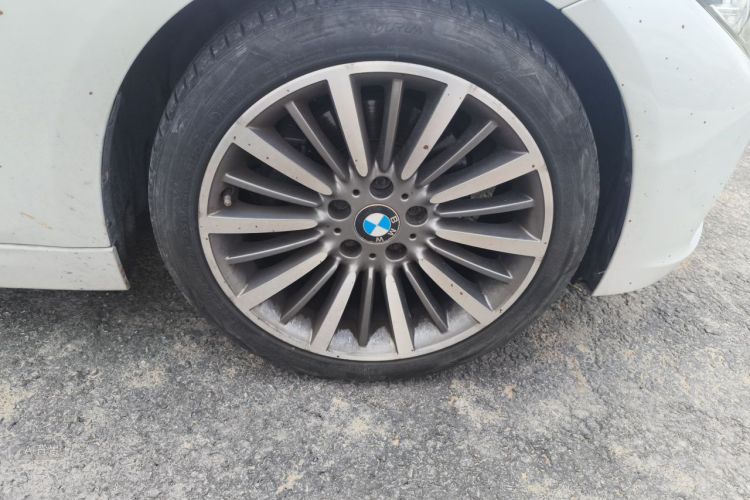 BMW 3 Series 2018 immagine di auto #9
