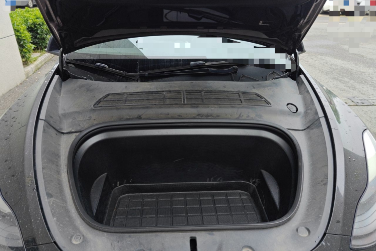Tesla Model Y 2022 immagine di auto #22