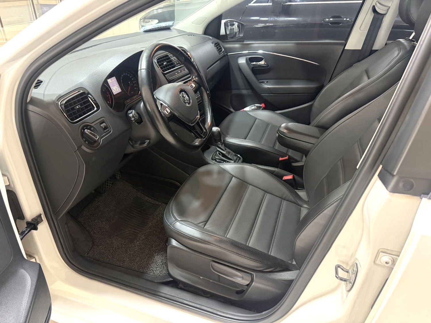 Volkswagen Polo 2016 #4 Volkswagen Polo 2016 изображение автомобиля #4