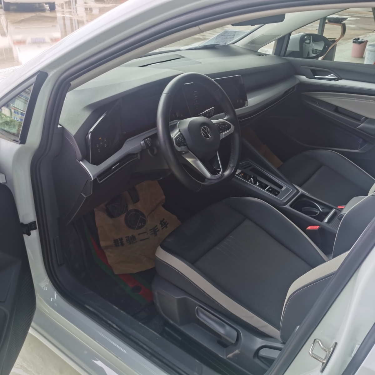 Volkswagen Golf 2022 car image #5