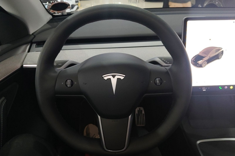 Tesla Model Y 2024 #11 Tesla Model Y 2024 car image #11