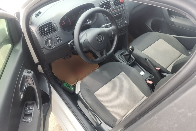 Volkswagen Polo 2016 #16 Volkswagen Polo 2016 car image #16