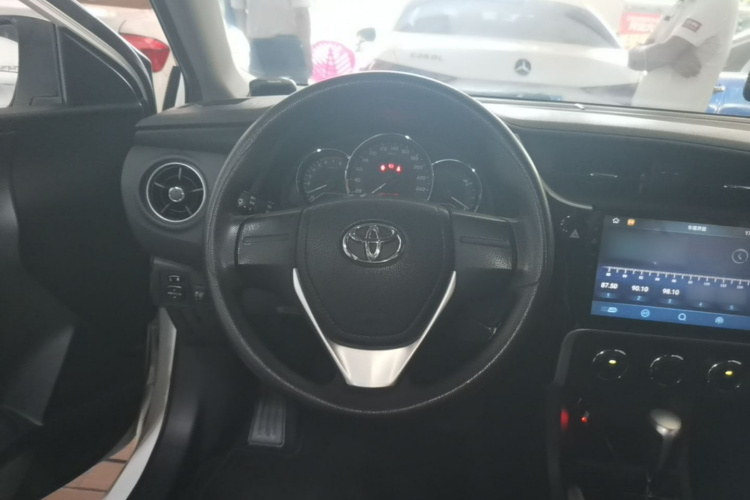 Toyota Corolla 2017 #15 Toyota Corolla 2017 car image #15