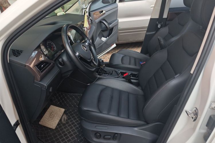 Volkswagen Tharu 2021 car image #15