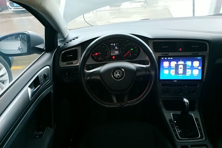 Volkswagen Golf 2015 car image #15