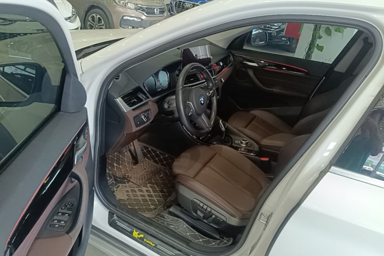 BMW X1 2020 car image #18
