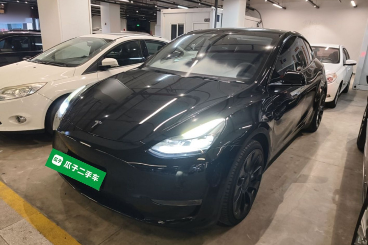 Tesla Model Y 2023 #2 Tesla Model Y 2023 car image #2