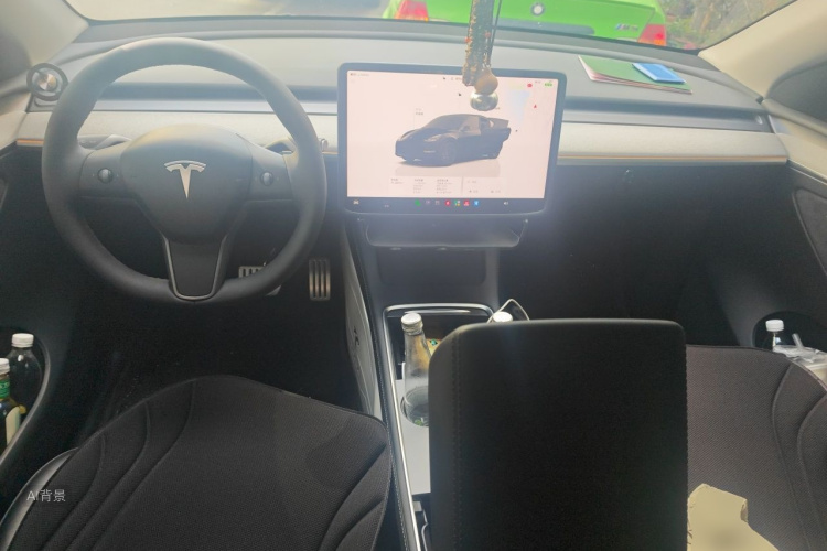 Tesla Model Y 2023 immagine di auto #11