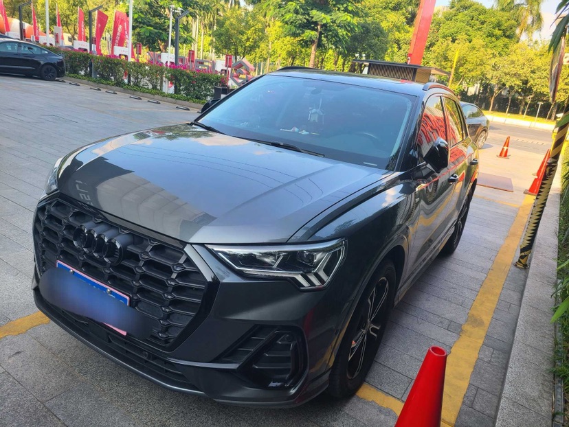 Audi Q3 2021 Audi Q3 2021 صورة سيارة