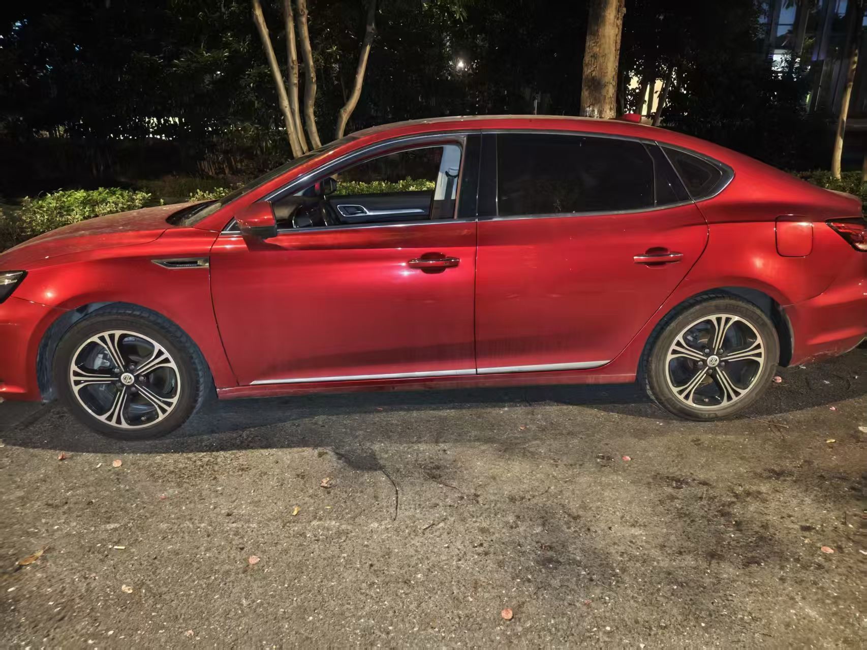MG 6 New Energy 2020 car image #2