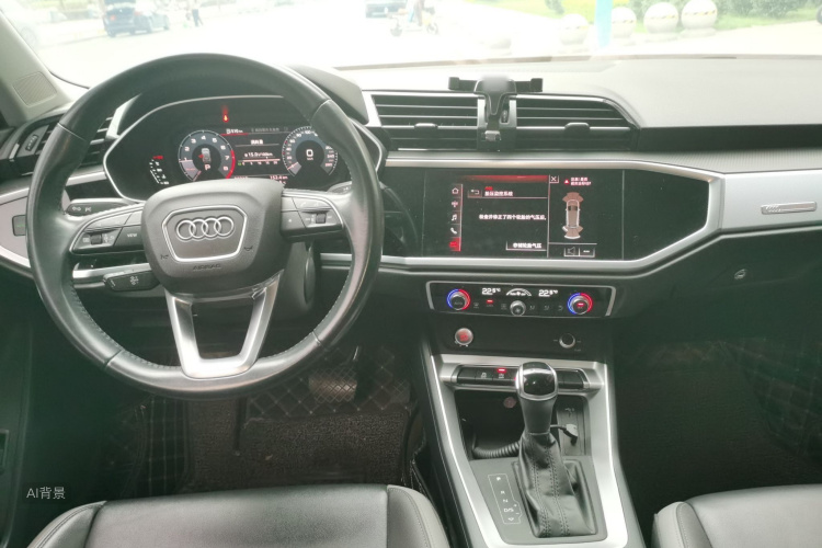 Audi Q3 2021 car image #11