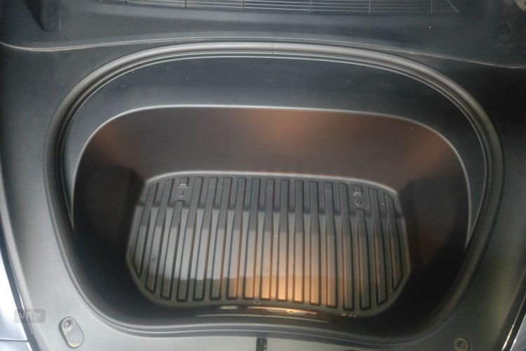 Tesla Model 3 2024 car image #22