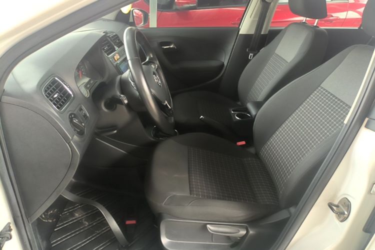 Volkswagen Polo 2019 car image #15