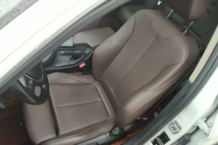BMW 3 Series 2018 #15 BMW 3 Series 2018 car image #15