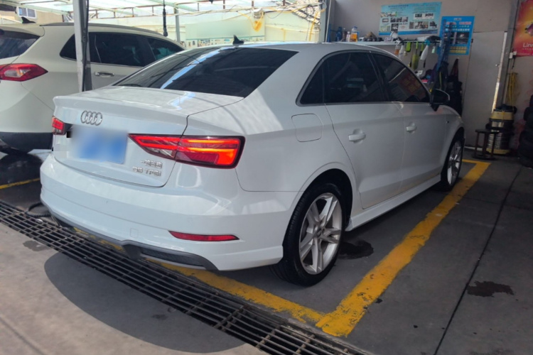 Audi A3 2019 car image #7