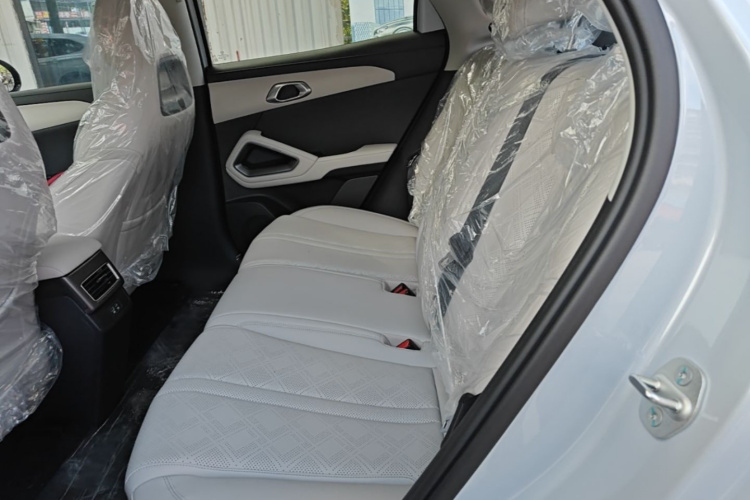 BYD YuanUP 2026 car image #17