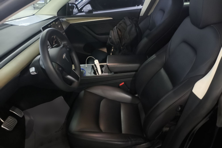 Tesla Model Y 2022 car image #15